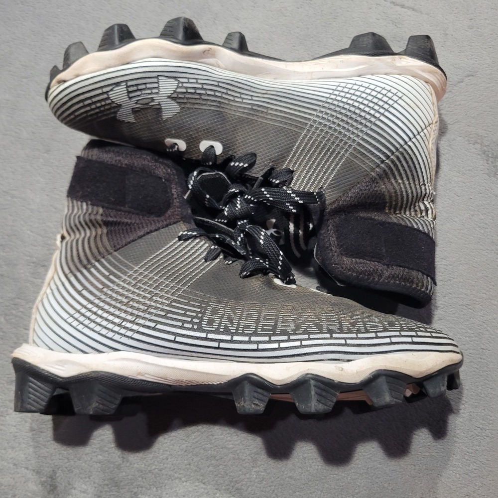 Under Armour Football Cleats Kids 5Y Black White Highlight RM Mid Sports Shoes